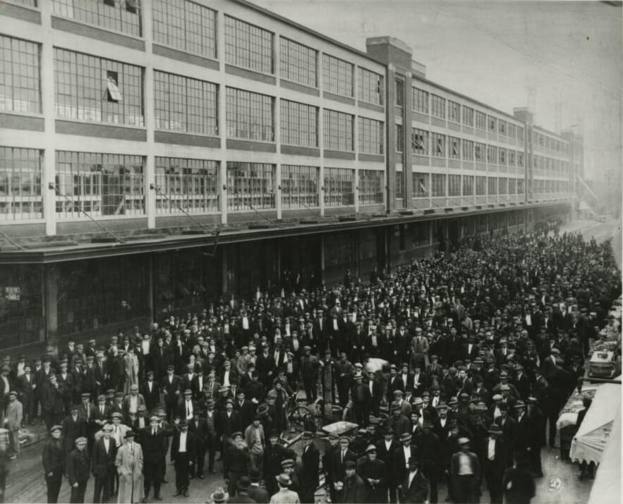 Crowd of applicants outside the Highland Park plant after the $5 per day announcement, January 1914. (Courtesy of The Henry Ford)
